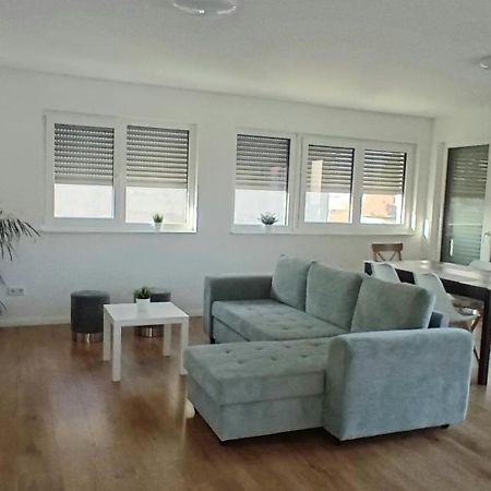 Neubau Appartement Mit Terasse, Privater Eingang,Parkplatz,Kueche Fürth Exterior foto