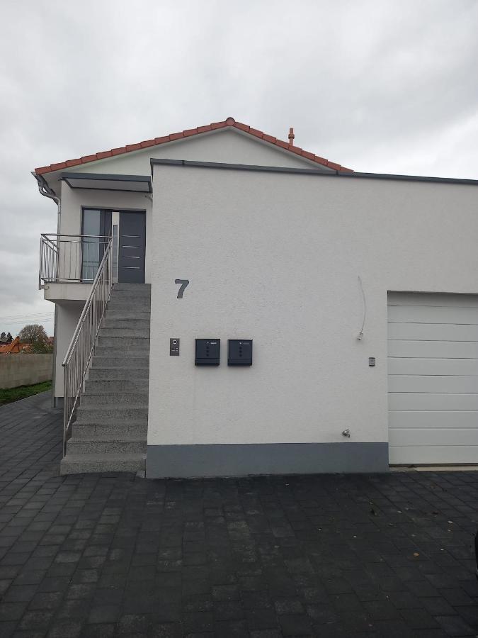 Neubau Appartement Mit Terasse, Privater Eingang,Parkplatz,Kueche Fürth Exterior foto
