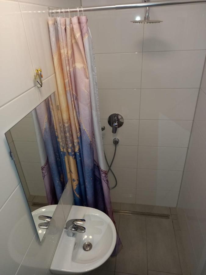 Neubau Appartement Mit Terasse, Privater Eingang,Parkplatz,Kueche Fürth Exterior foto
